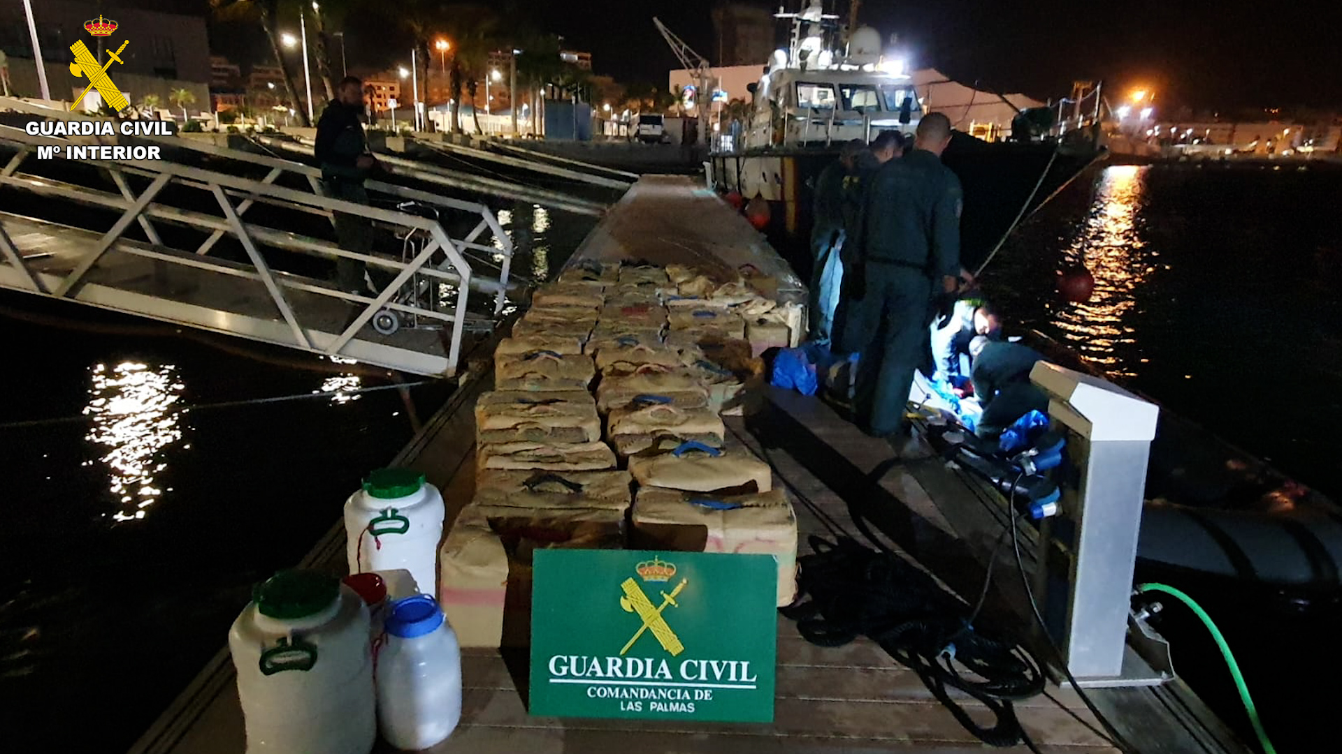 La Guardia Civil intercepta una neumática con más de dos toneladas de hachís en el litoral de Gran Canaria