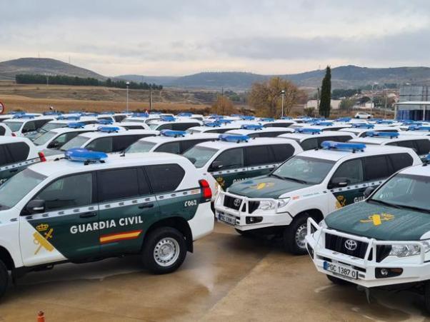 Imagen de los 186 nuevos vehículos recibidos por la Guardia Civil