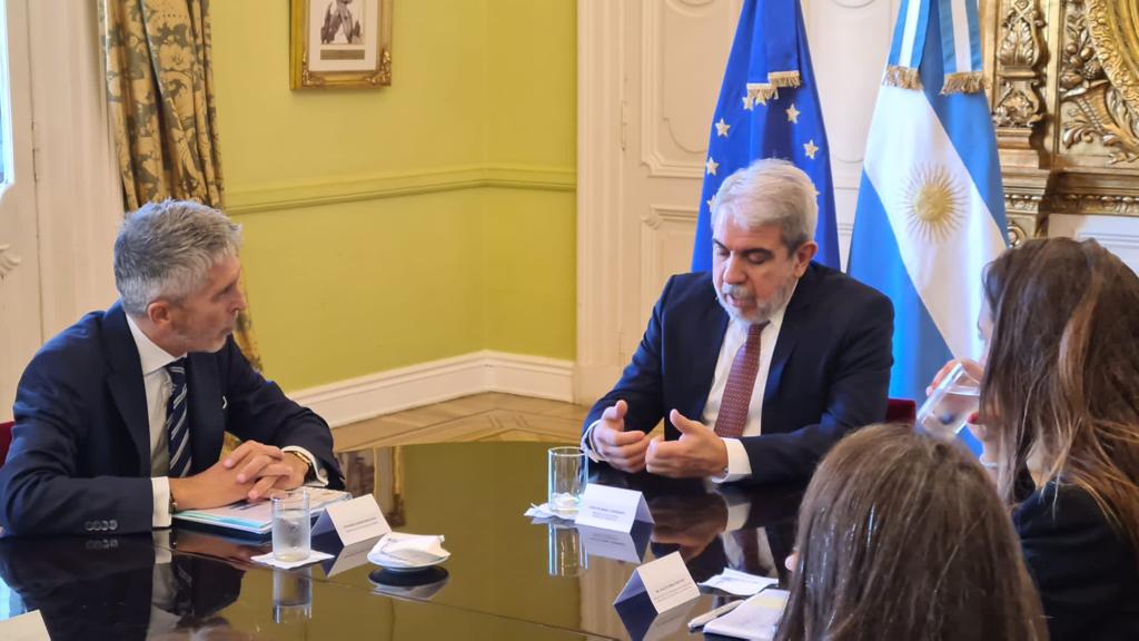 Grande-Marlaska convoca a los ministros del Interior de Latinoamérica y la UE para fijar una estrategia común contra el crimen organizado