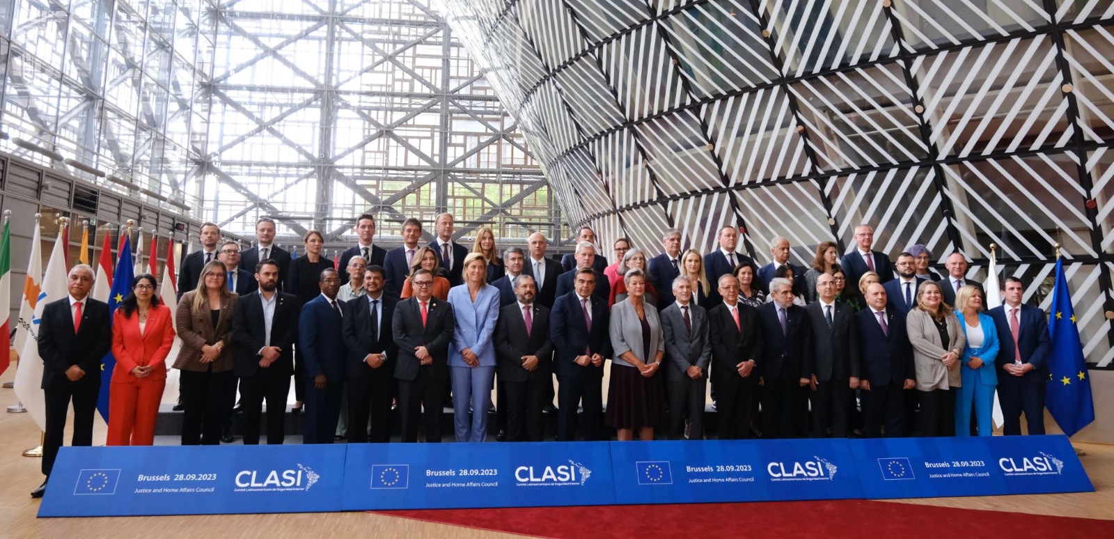 Foto de familia de la reunión del CLASI en Bruselas