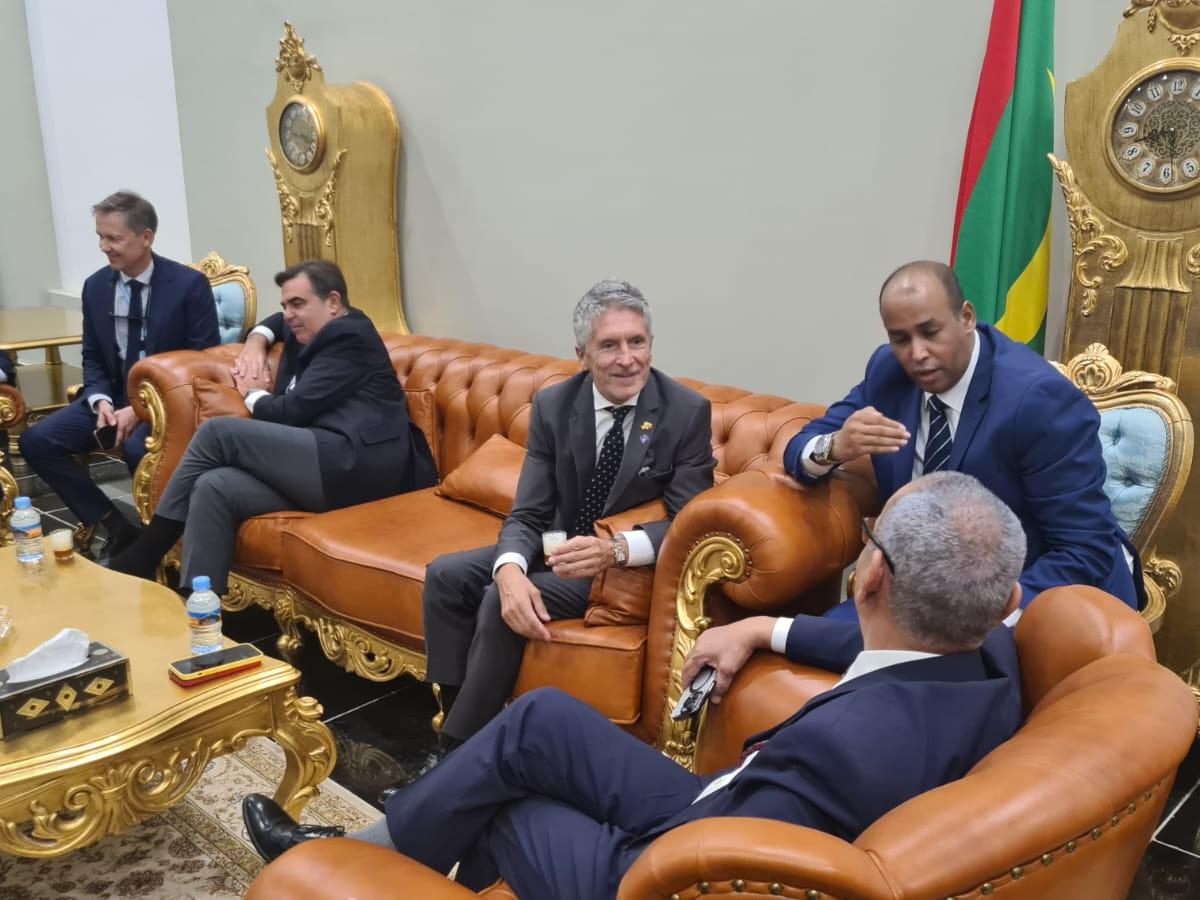 El ministro del Interior Grande-Marlaska y el vicepresidente de la Comisión Europea, Margaritis Schinas, se han reunido con el presidente de Mauritania, Mohamed Ould Ghazouani