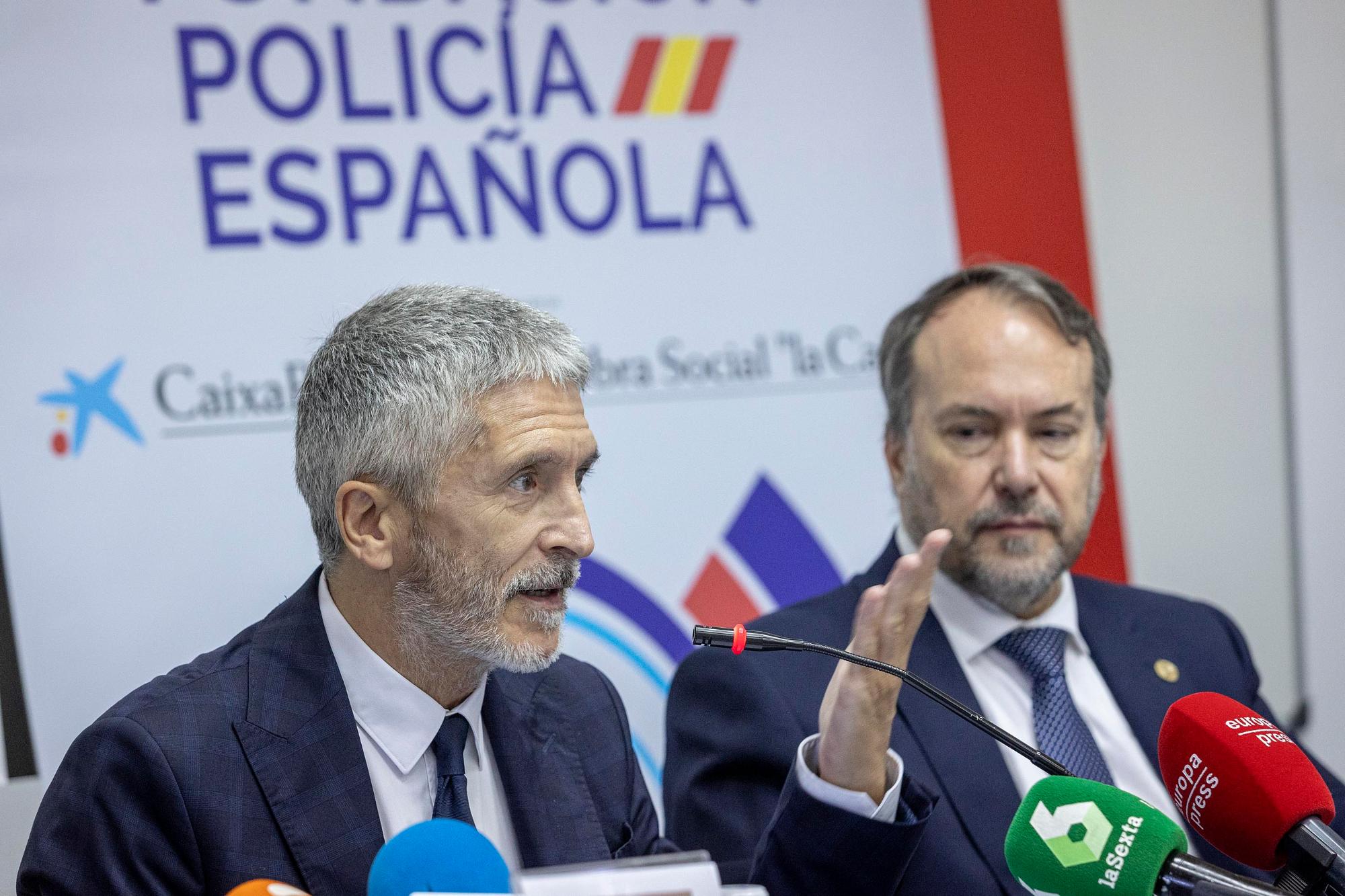 Intervención del ministro del Interior en el curso de verano de la Policía Nacional en San Lorenzo del Escorial