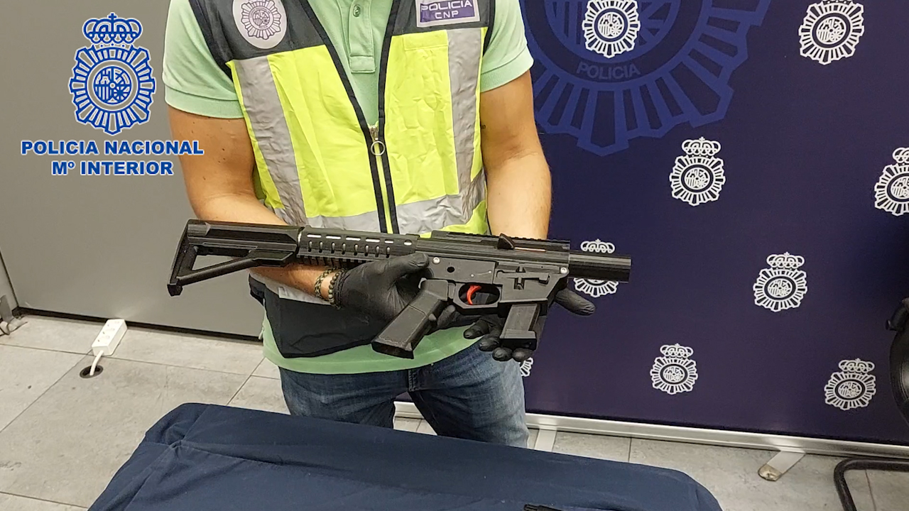 Operación Saguaro_La Policía Nacional interviene un subfusil AR9 ensamblado con piezas impresas en 3D