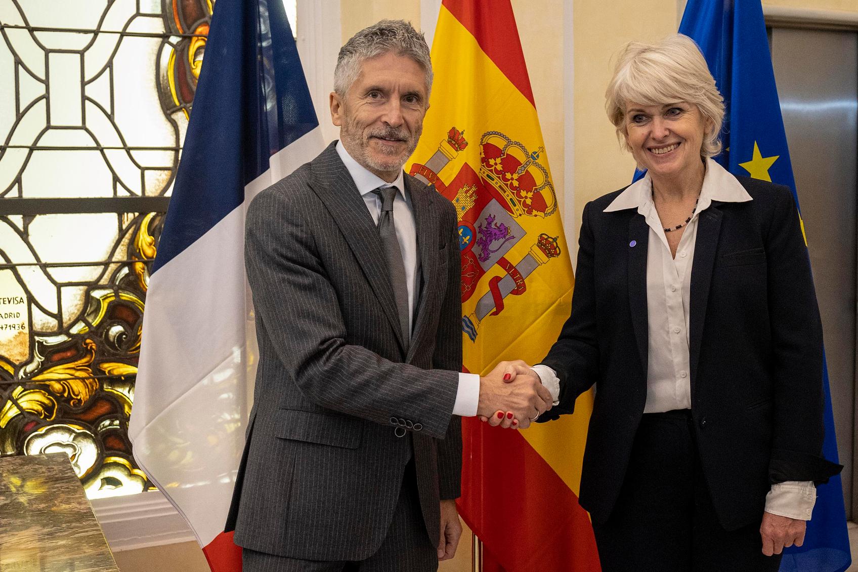 Grande-Marlaska presenta a la ministra francesa de Igualdad el sistema policial español de lucha contra la violencia de género
