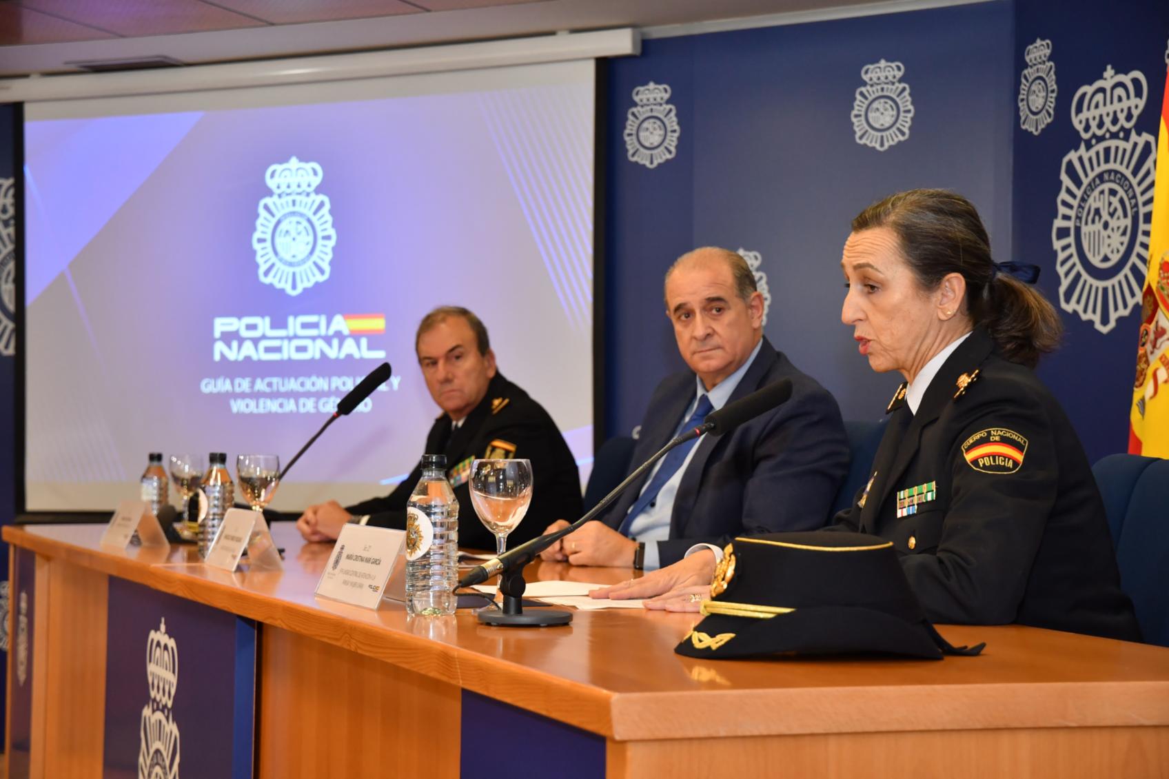 La Policía Nacional elabora una guía de actuación policial ante situaciones de violencia de género