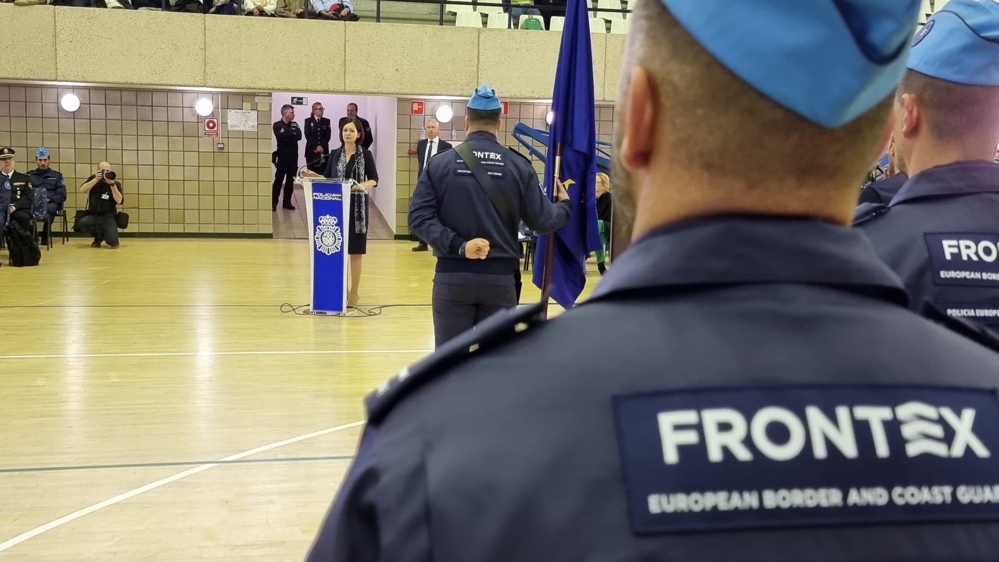 El director general de la Policía y la directora ejecutiva de FRONTEX presiden el acto de  clausura de una nueva promoción de standing corps