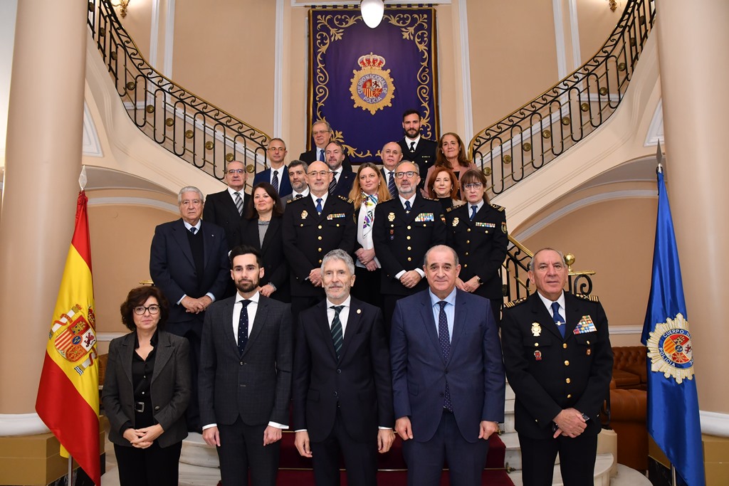Grande-Marlaska preside la primera reunión de la comisión que organiza el bicentenario de la Policía Nacional en 2024