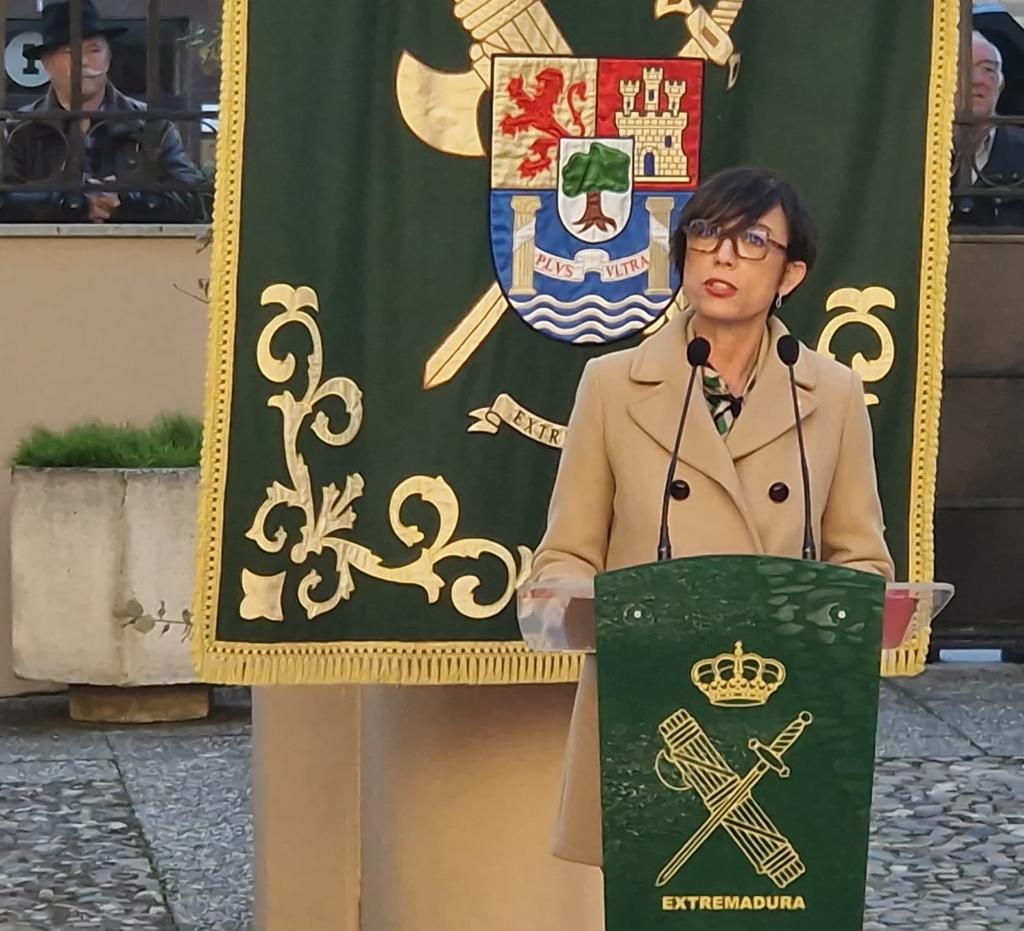 La directora general, María Gámez, preside la toma de posesión del nuevo general de brigada jefe de la Zona de Extremadura