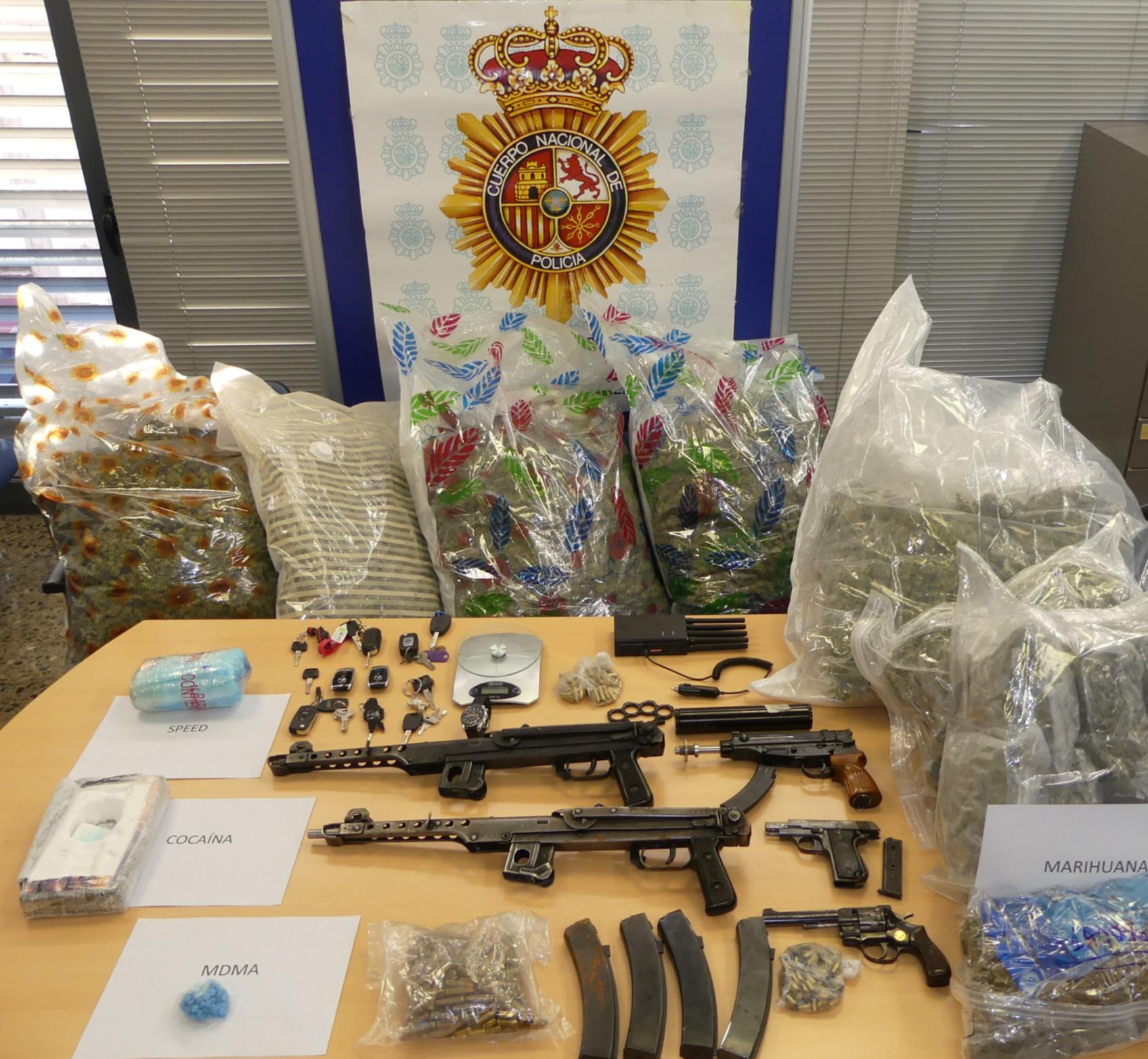La Policía Nacional desarticula una organización criminal dedicada al envío de armas y drogas entre España y Polonia