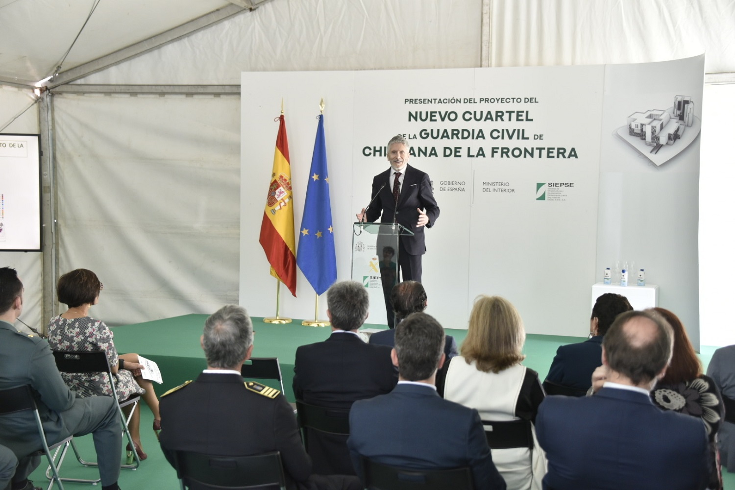 Grande-Marlaska presenta las obras de la comisaría de Puerto de Santa María y del cuartel de Chiclana, con una inversión de 22 millones