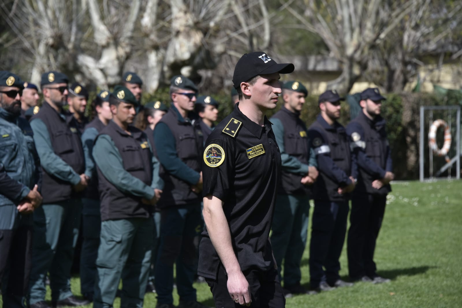 La Guardia Civil forma a 8 miembros de la Guardia de Protección de Fronteras y del Cuerpo de Aduanas de Ucrania en adiestramiento de perros