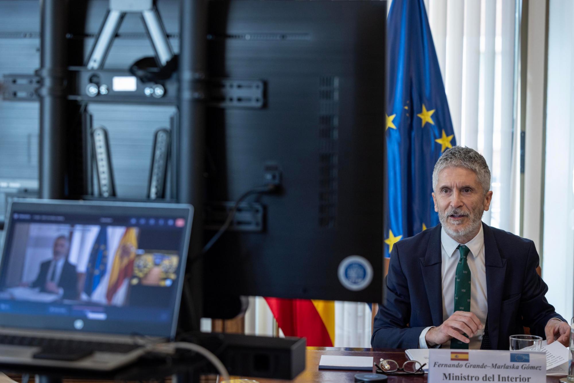 El ministro del Interior, Fernando Grande-Marlaska, en plena videoconferencia