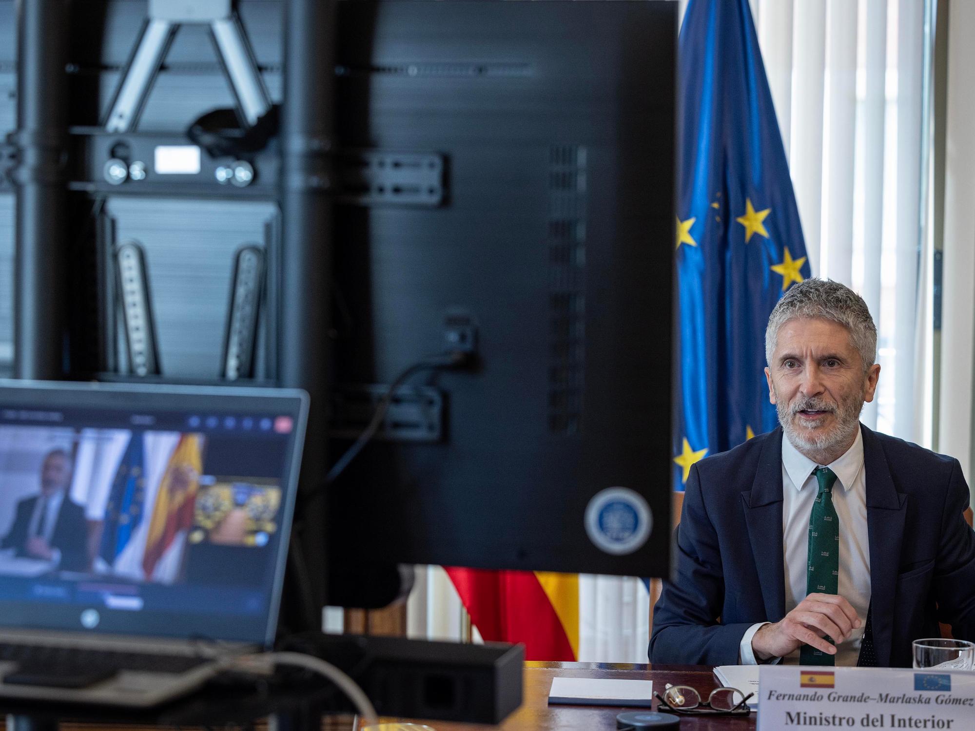 El ministro del Interior, Fernando Grande-Marlaska, en plena videoconferencia
