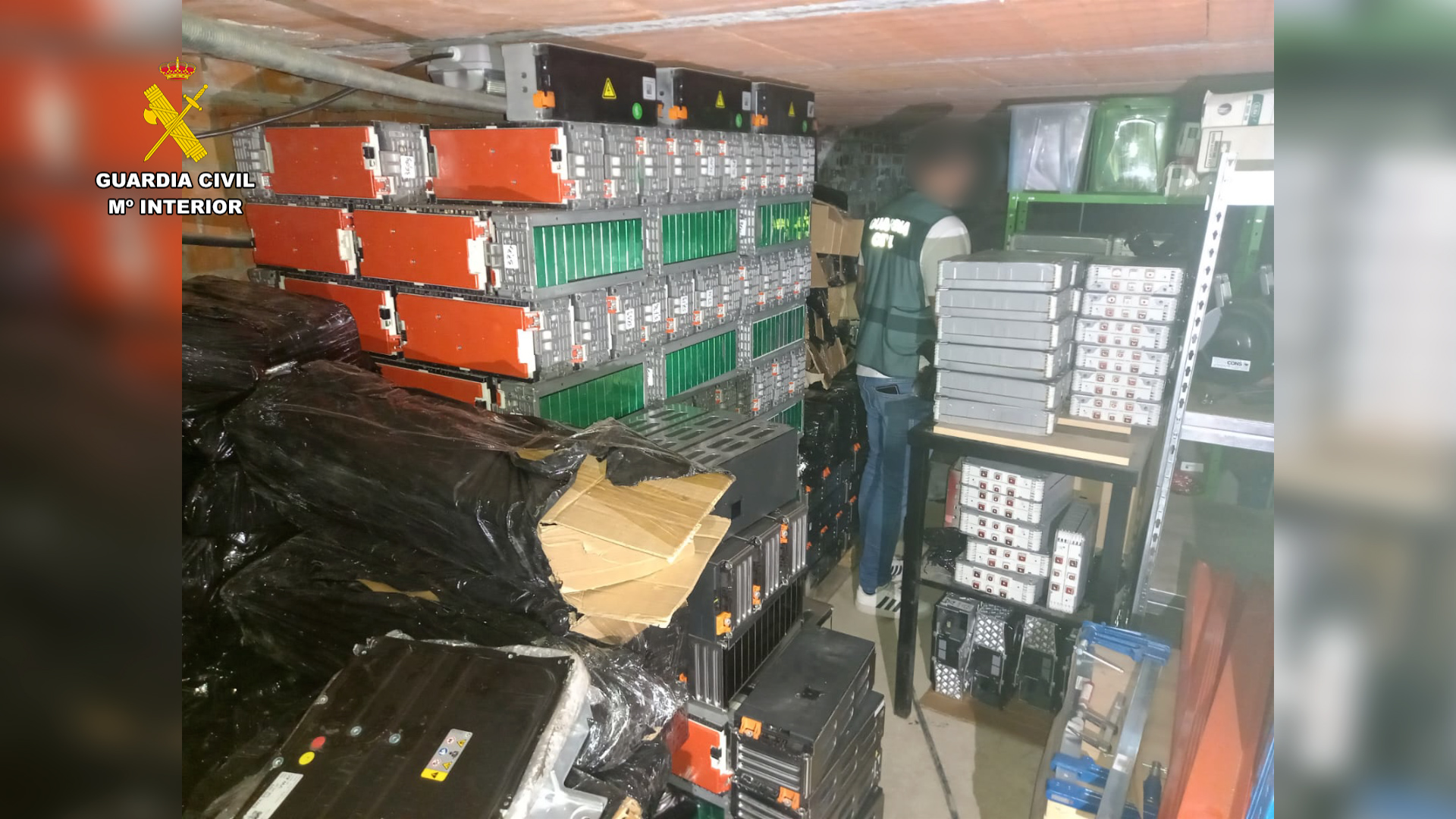 Intervenida en España la mayor cantidad de baterías de litio en un almacén clandestino de una vivienda en Segovia