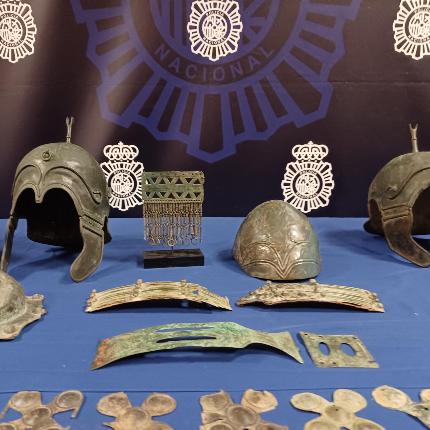 La Policía Nacional detiene al responsable de un museo y recupera 37 relevantes piezas arqueológicas de origen ilícito