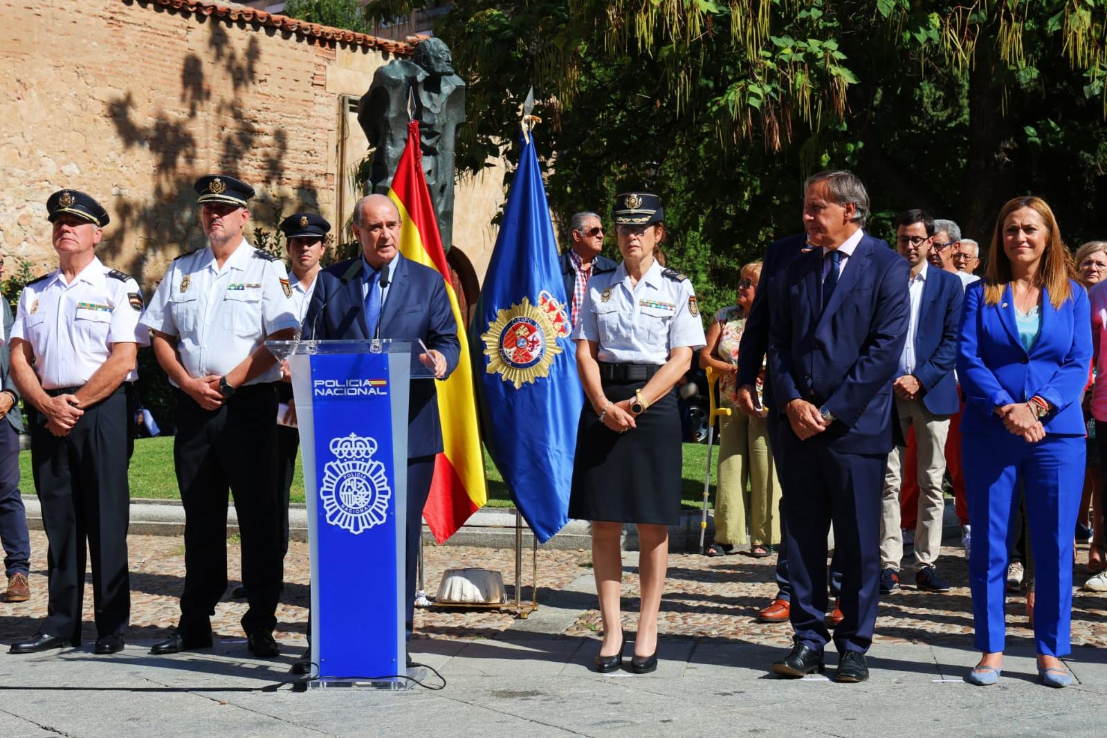 El director general de la Policía, inaugurando en Salamanca los actos de celebración del Día de la Policía