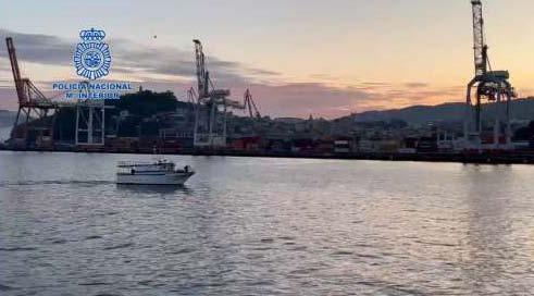 La policía nacional incauta en el puerto de Vigo 2300 kilos de cocaína en un pesquero