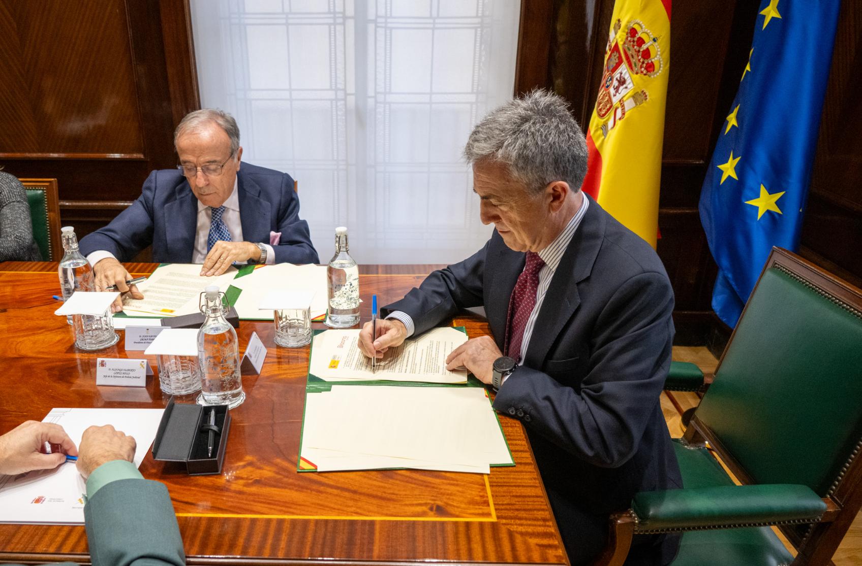 La Guardia Civil y Diaconía firman un protocolo para mejorar la protección y el acompañamiento de las víctimas de trata