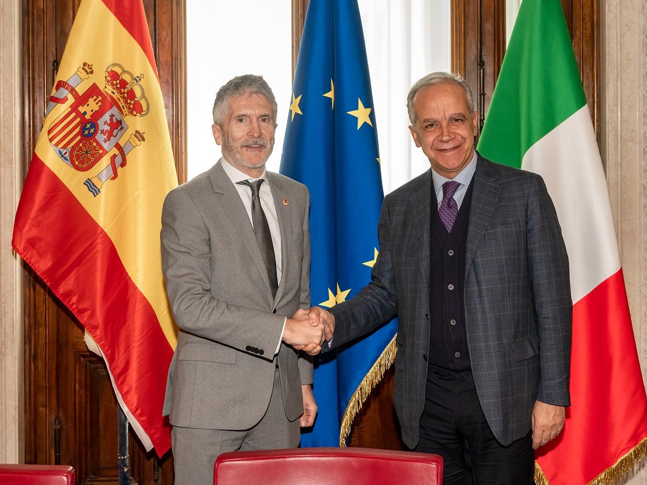 Fernando Grande-Marlaska y su homólogo italiano Matteo Piantedosi en la cumbre bilateral para preparar la presidencia de la UE