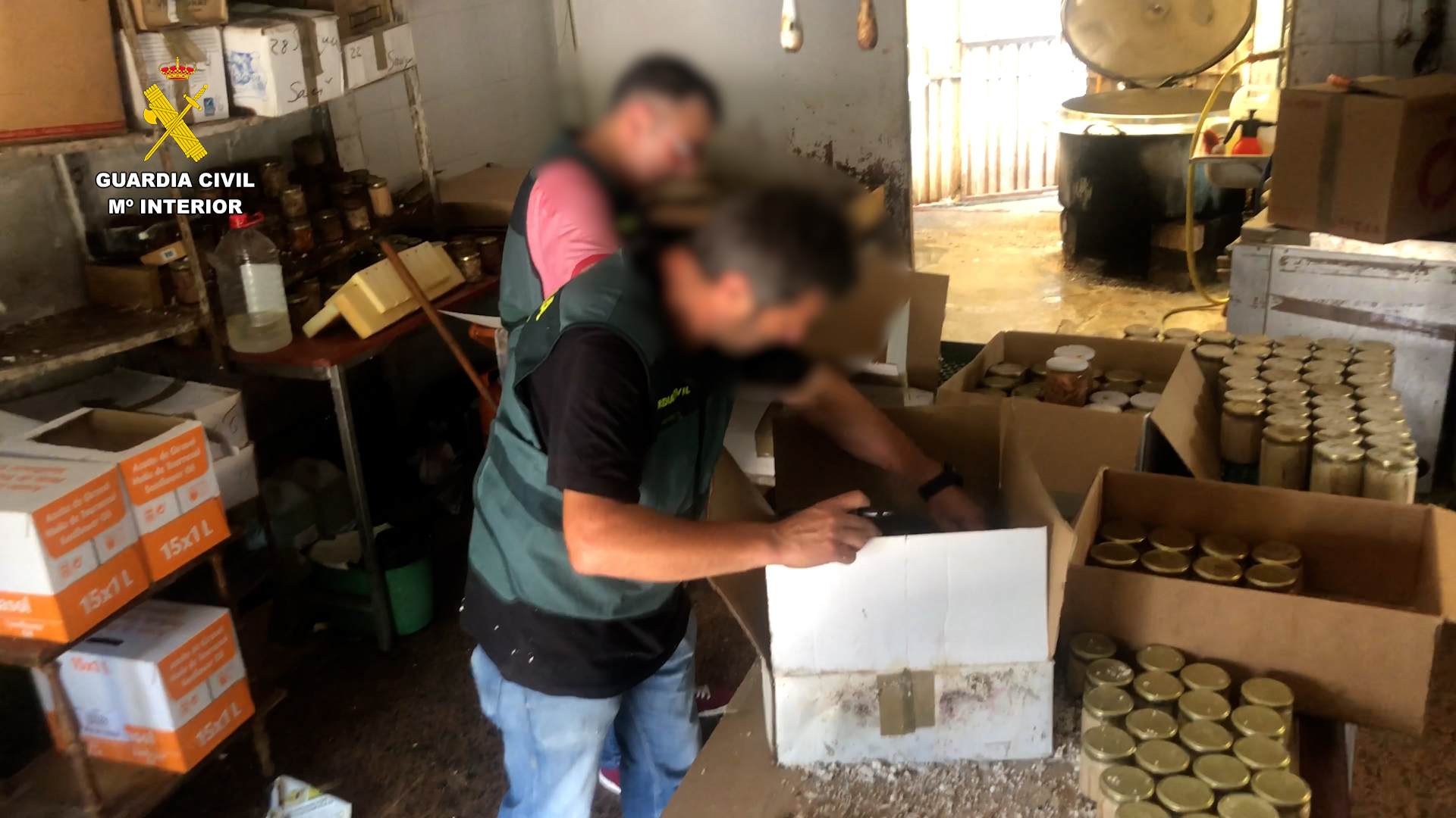 Detenido por vender dos toneladas y media de conservas sin control sanitario en Cantabria
