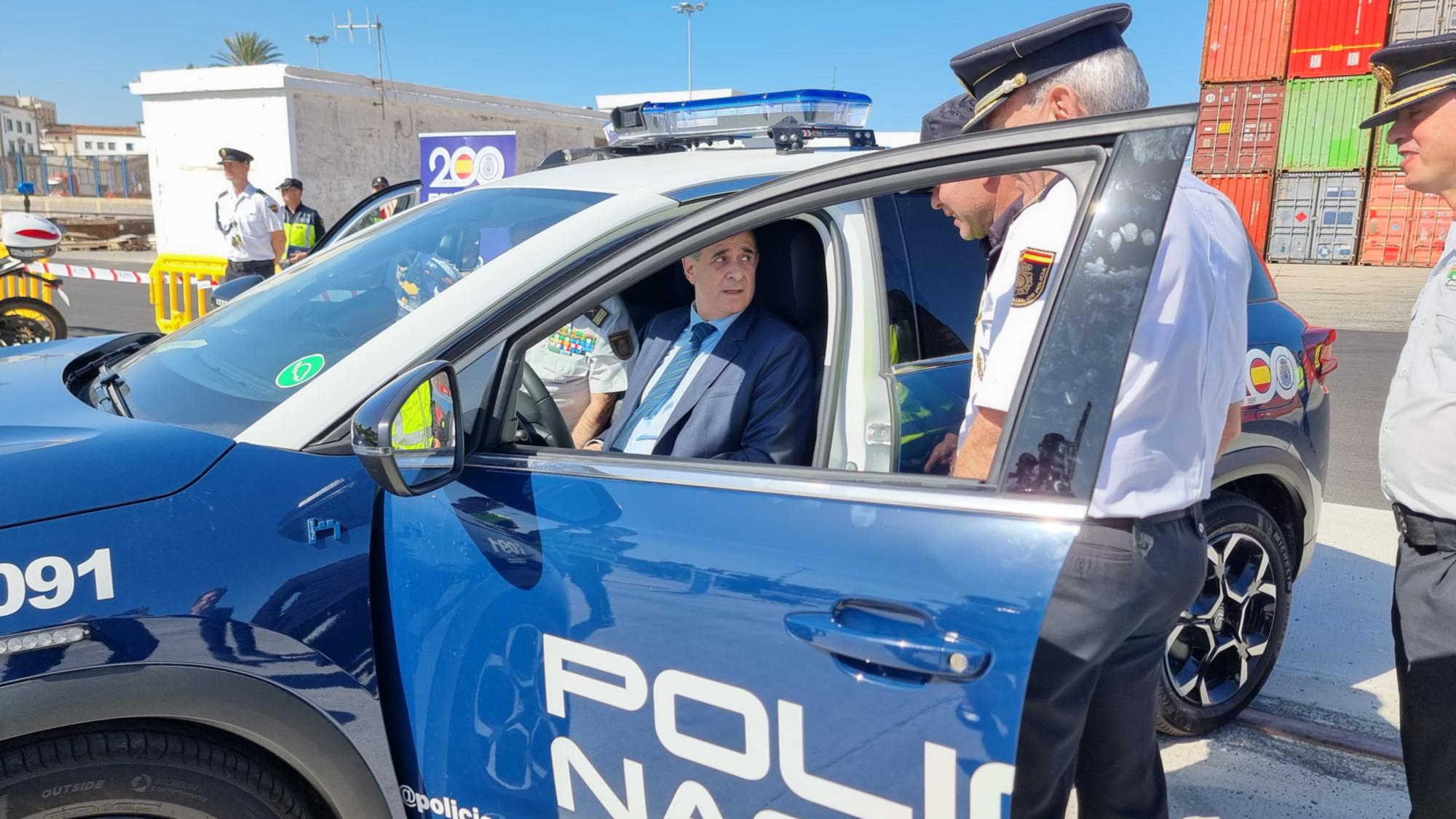 l director general de la Policía presenta 174 nuevos vehículos policiales que prestarán servicio en Canarias