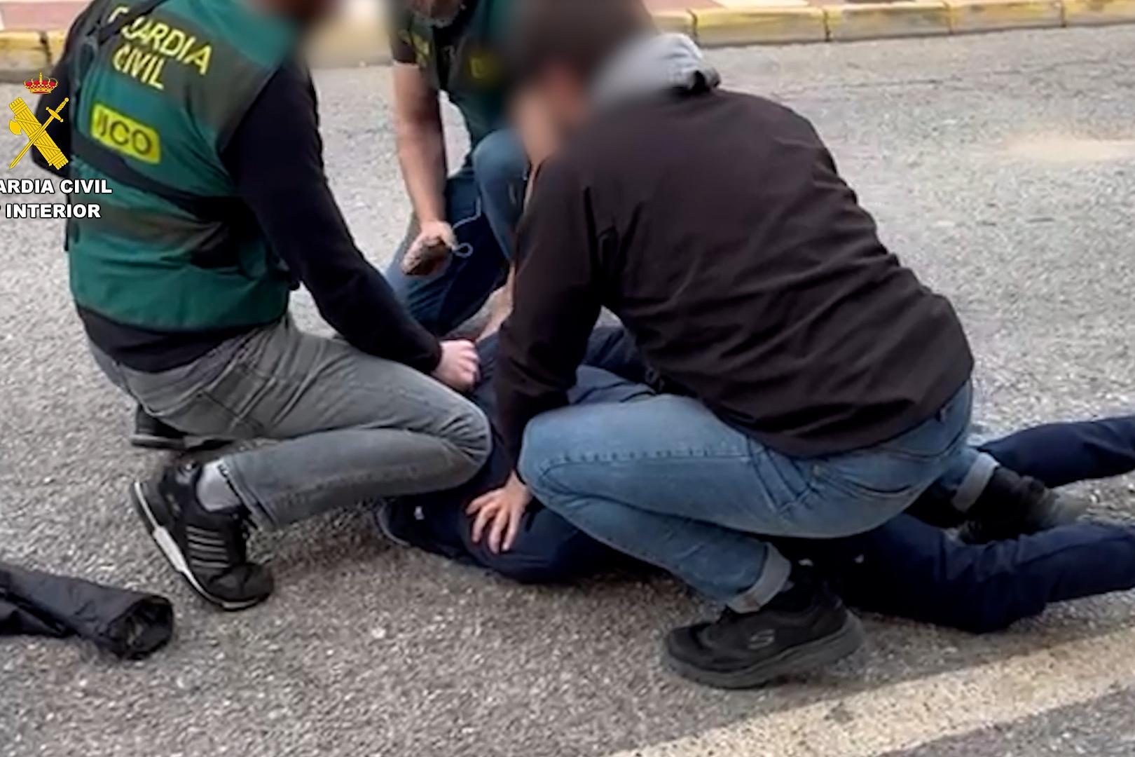 Agentes de la Guardia Civil detienen al prófugo de la justicia italiana