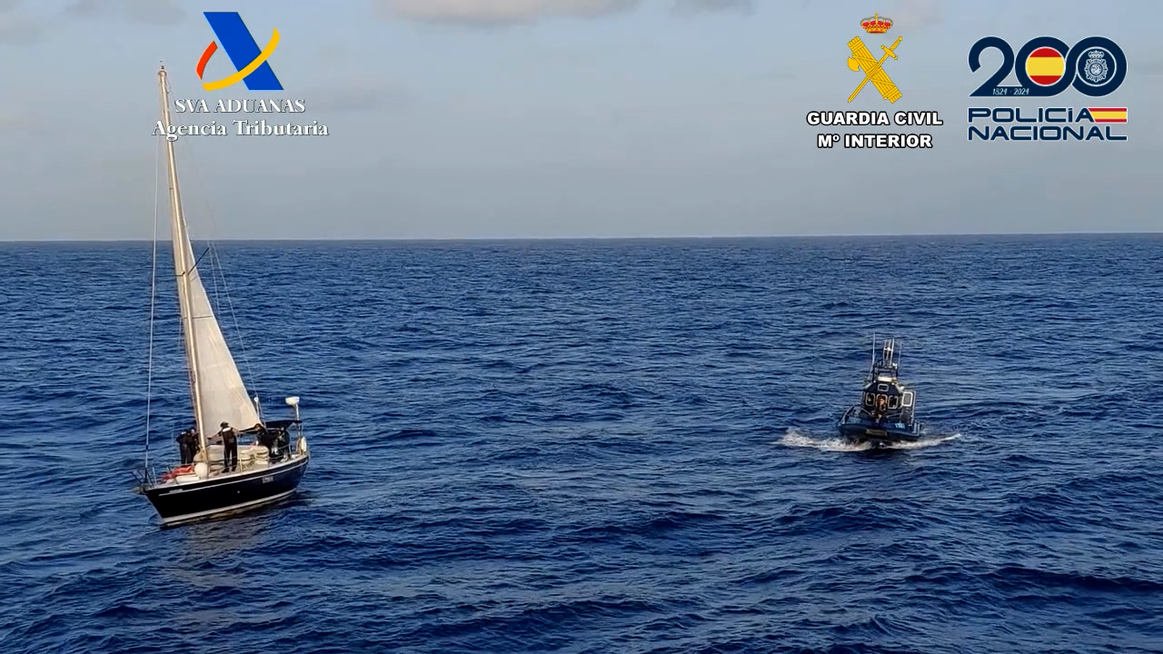Interceptado un velero en aguas al oeste de Canarias que transportaba 200 kilos de cocaína