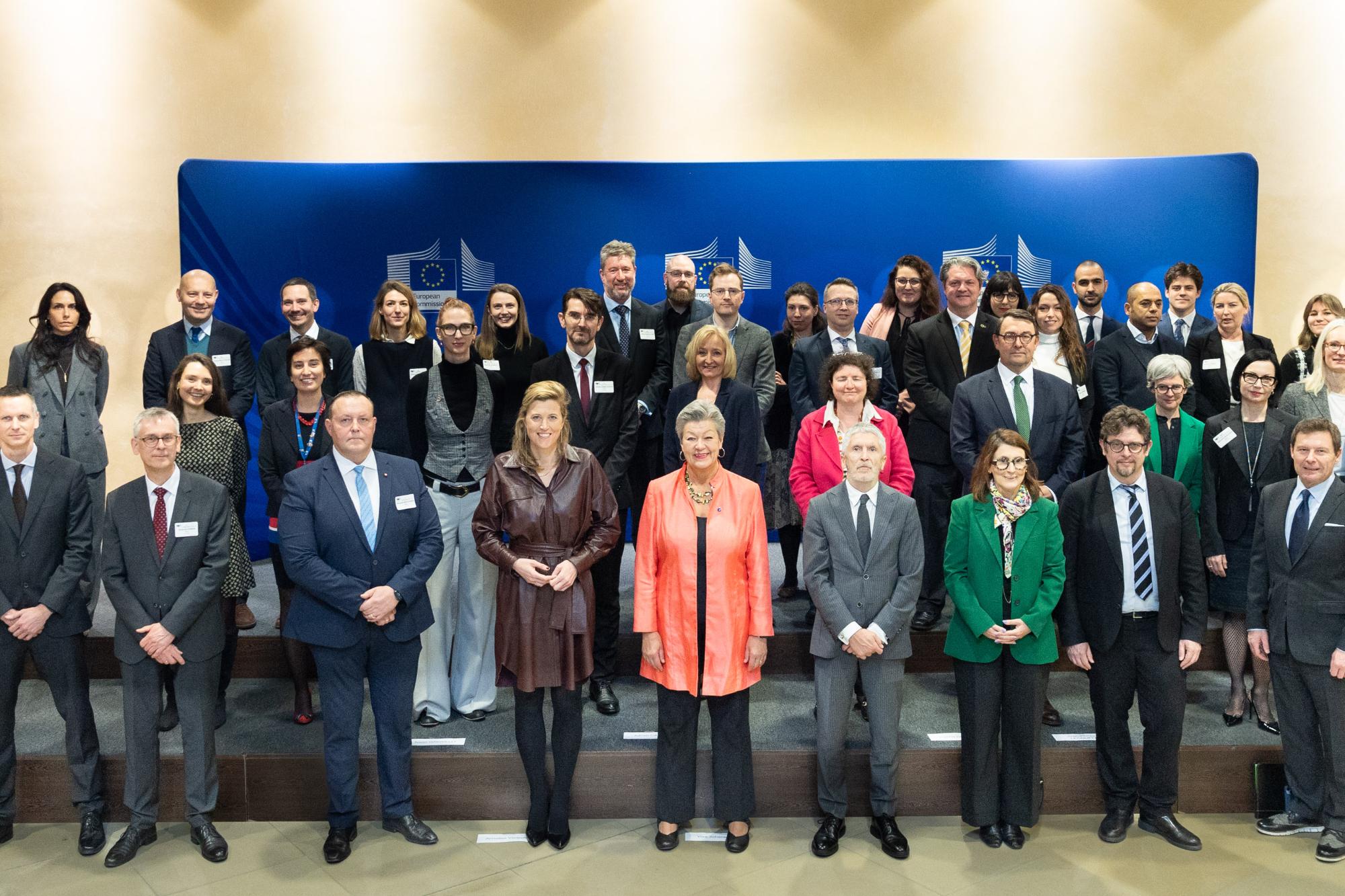 Foto de familia de los participantes en el Foro de Internet de la UE