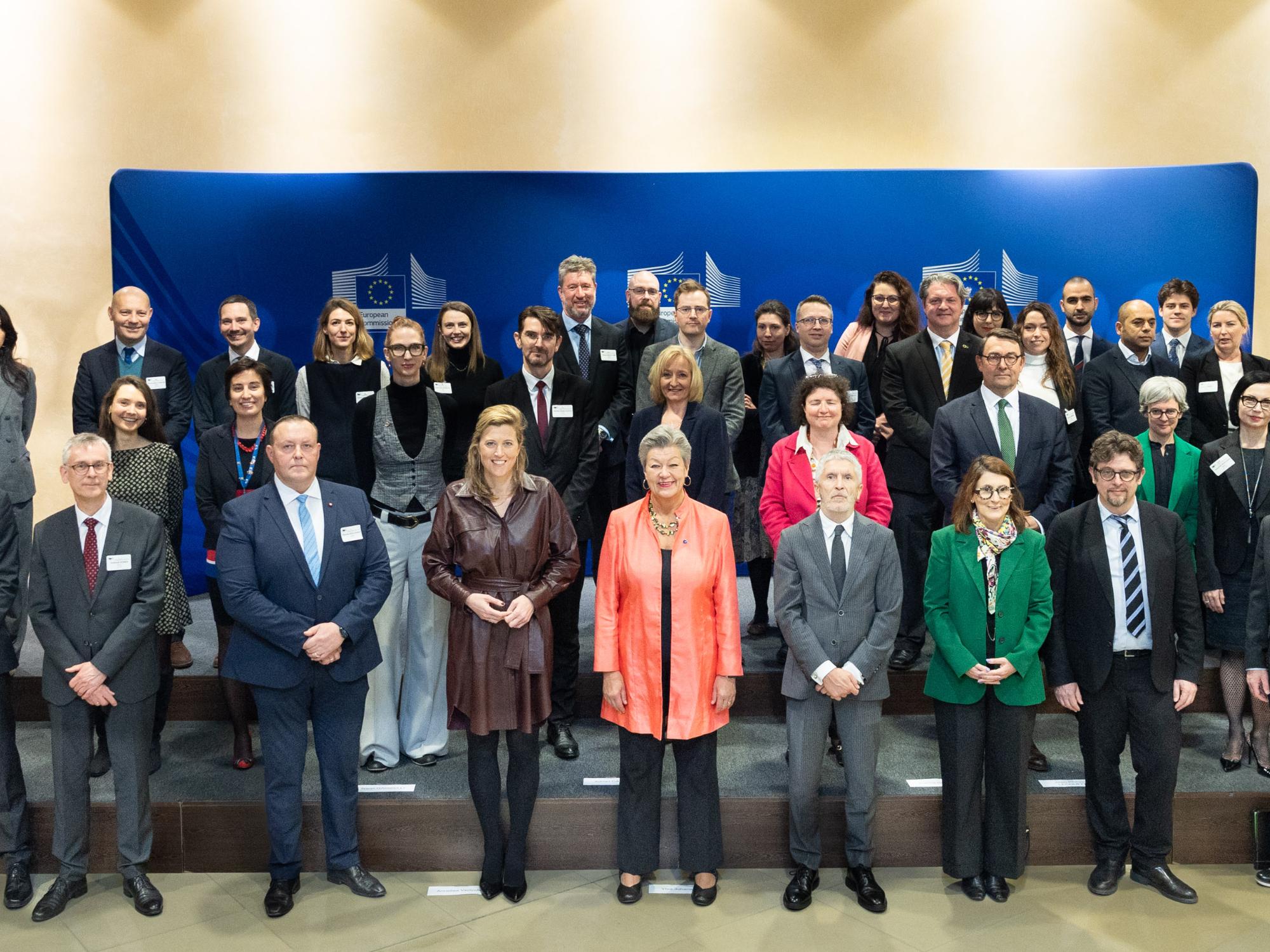 Foto de familia de los participantes en el Foro de Internet de la UE