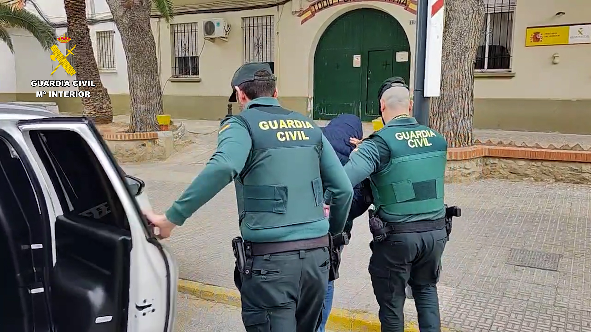 La Guardia Civil detiene a cinco personas especializadas hurtos y estafas a personas mayores en Valencia