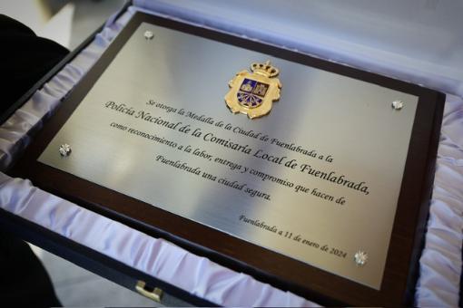 La Policía Nacional recibe la Medalla de Oro de la ciudad de Fuenlabrada